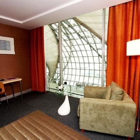 Miracle Transit Hotel Bang Phli Екстер'єр фото