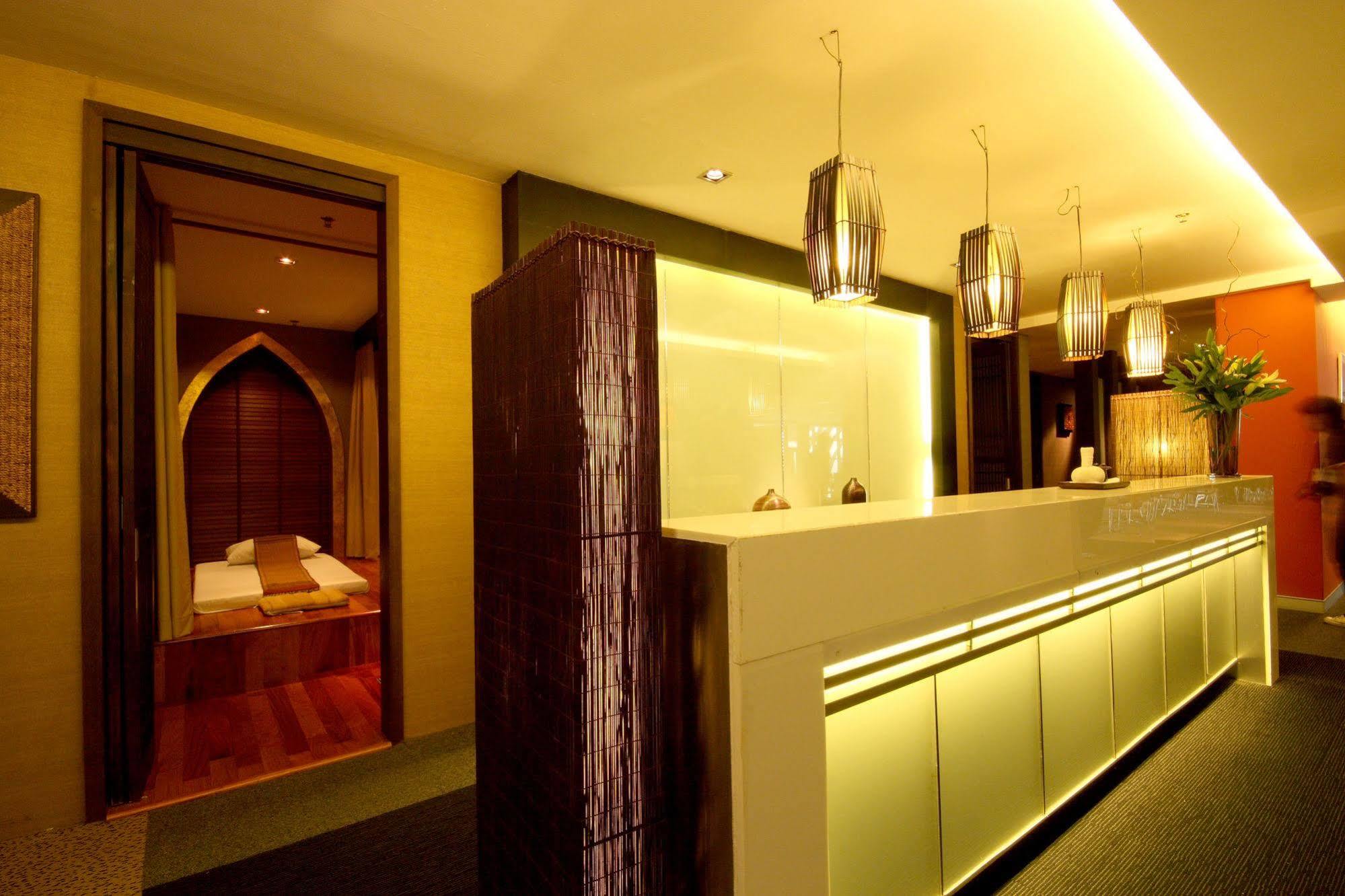 Miracle Transit Hotel Bang Phli Екстер'єр фото