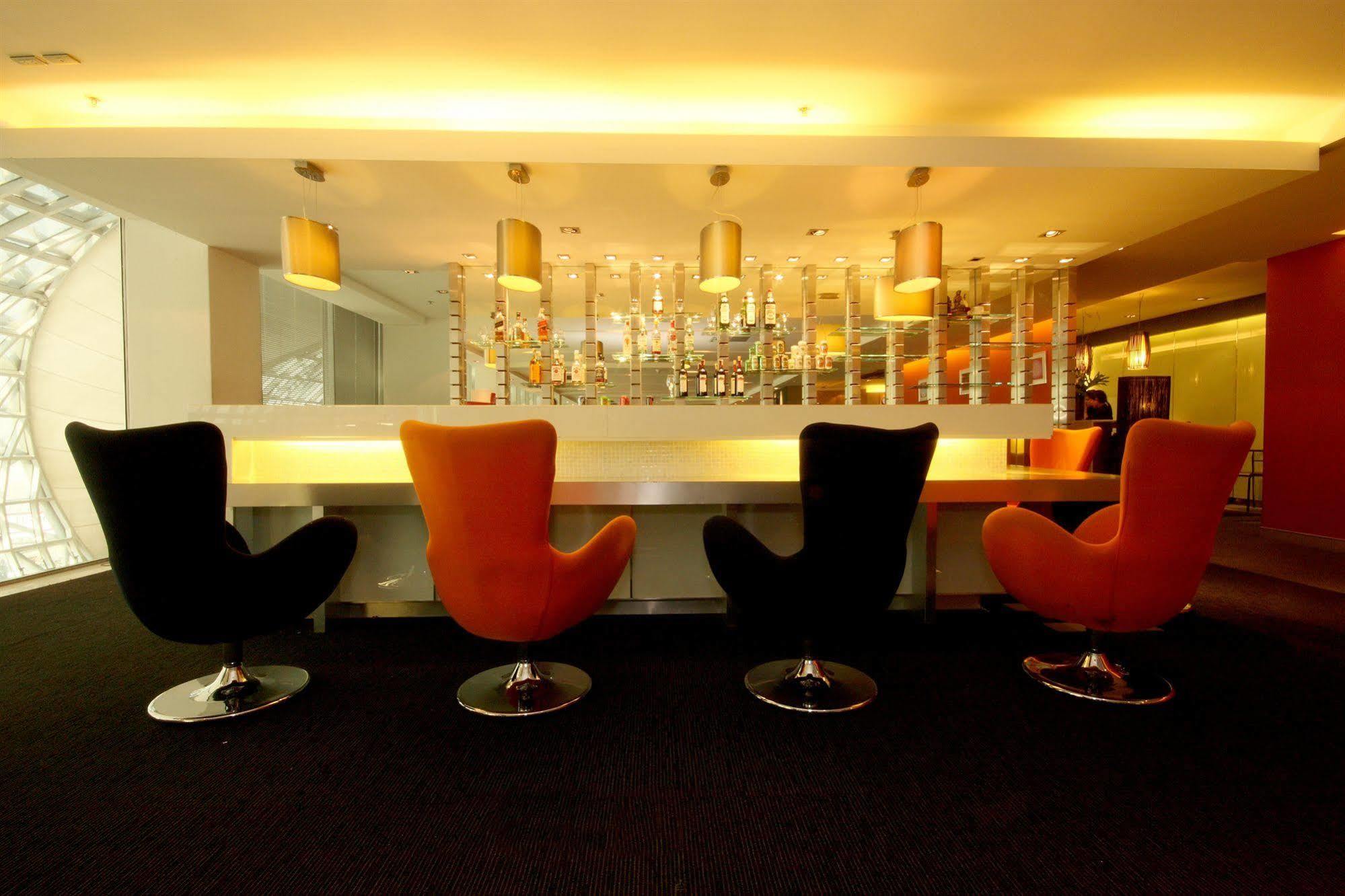 Miracle Transit Hotel Bang Phli Екстер'єр фото