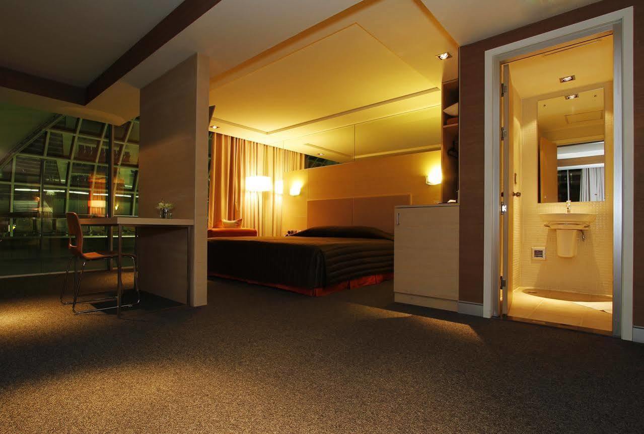 Miracle Transit Hotel Bang Phli Екстер'єр фото